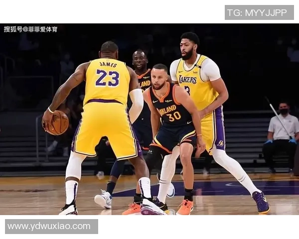 18日NBA前瞻：库里率勇士冲击3连胜 詹姆斯单核能否避免湖人连败？