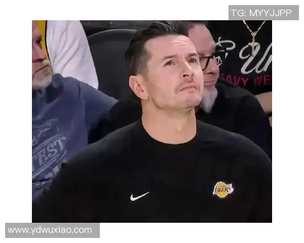 雷迪克：艾顿今天的表现实在太出色了，我们的队员都很信任他