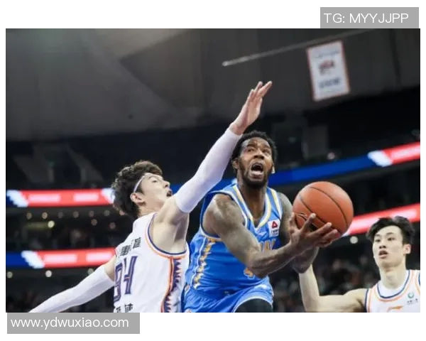 还得继续练级！11号秀科沃德面对“旧主” 拿11分8板3断&有4失误